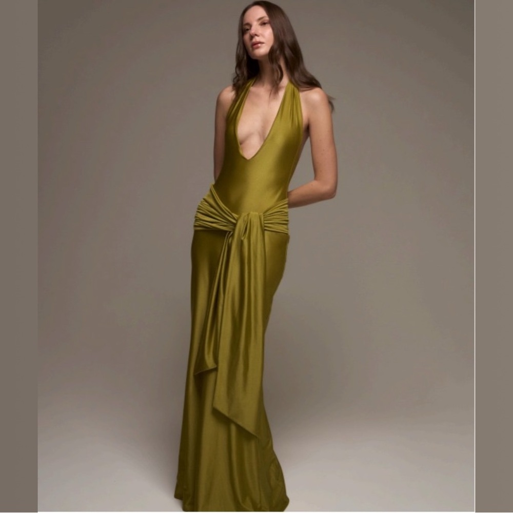 Green Plunge Neck Sleeveless Gown